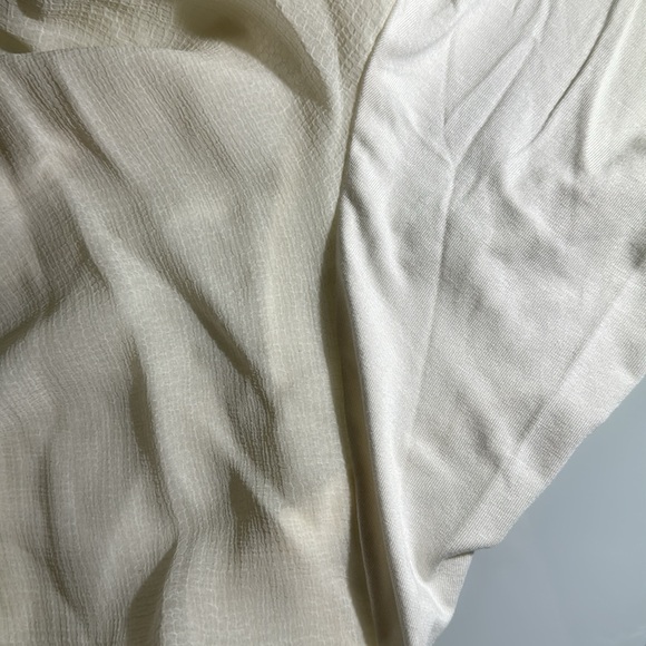 H by Halston cream chiffon drape twist front blouse size L - Picture 6 of 10